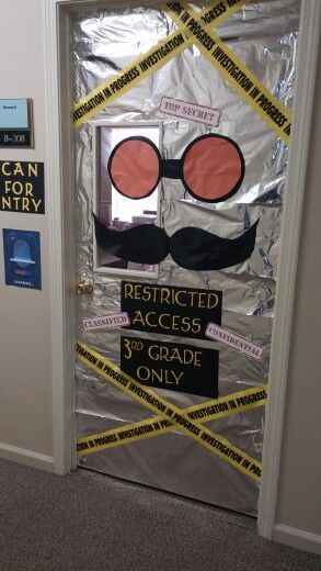 Looking for an awesome classroom door idea for your mystery or detective theme classroom? Here it is! (picture only) Detective Door Decorations, Time Lab Vbs Decorations, Halloween Classroom Doors, Science Classroom Door, Science Room Decor, Classroom Door Decorating, Halloween Classroom Door, Spy Theme, Detective Theme