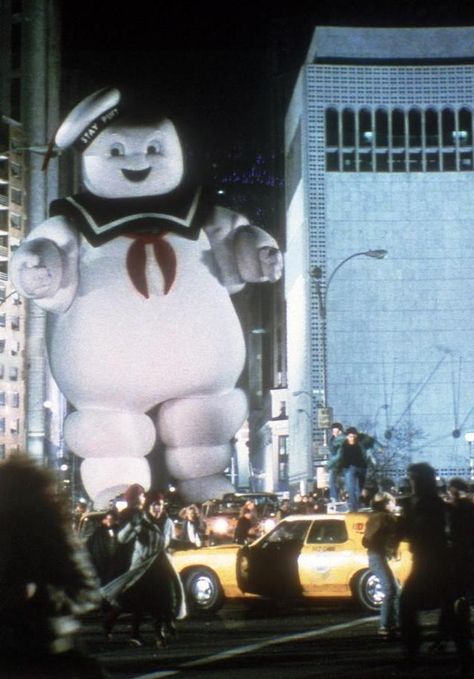 Ghostbusters (1984) Scary Movies For Kids, Ghostbusters Pictures, Original Ghostbusters, New York Movie, Mo Farah, Ghostbusters 1984, Ghostbusters Movie, Stay Puft, The Real Ghostbusters