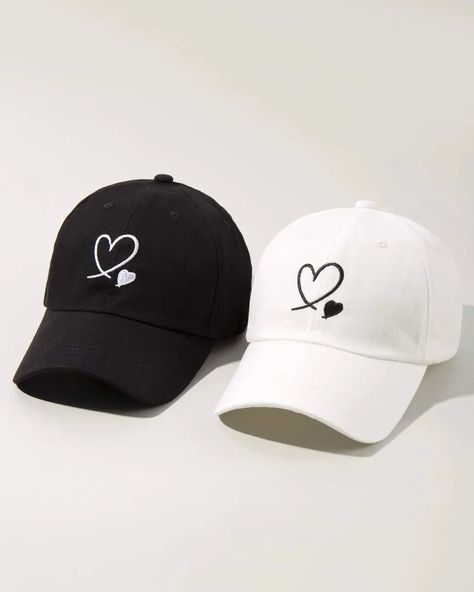 2 Piezas Gorra De Béisbol Con Bordado De Corazón De Pareja, Regalo De San Valentín Para Novio Y Novia Casual $$395 🛍️🌸 First Date, Summer Collection, Embroidery Designs, Embroidery, Quick Saves