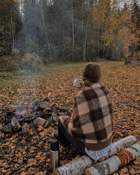 Autumncore Aesthetic, Autumn Cozy Aesthetic, Studera Motivation, Gilmore Girls Seasons, Autumn Png, Fall Mood Board, Fall Camping, Autumn Magic, Cozy Aesthetic