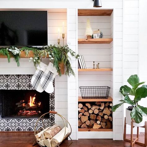 love these built in shelves with wood storage creating a recessed fireplace Firewood Storage Indoor, Farmhouse Fireplace Decor, Fireplace Update, Built In Shelves Living Room, Mantel Ideas, Fireplace Built Ins, Farmhouse Fireplace, Firewood Storage, Fireplace Remodel