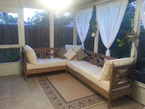 Patio Sectional Diy, Outdoor Sectional Couch, Backyard Furniture, Patio Sectional, Deck Furniture, Modern Sectional, Deck Ideas, Diy Patio Furniture, Back Patio