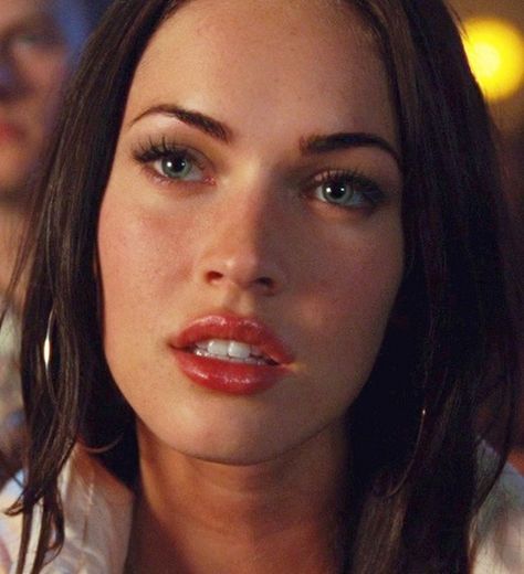 𝙼𝚎𝚐𝚊𝚗 𝙵𝚘𝚡 on Instagram: “💙” Gangsta Barbie, Megan Fox Jennifer's Body, Jennifer's Body Aesthetic, Megan Fox Makeup, Jennifer Check, Jennifer's Body, Make Up Inspo, Body Makeup, Be Pretty