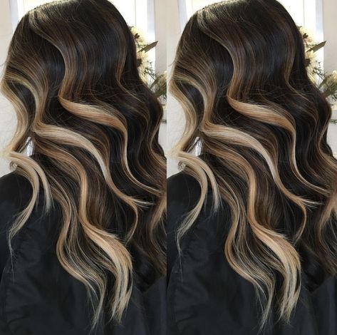 Caramel Highlights On Dark Hair, Contrast Hair, Brunette With Blonde Highlights, Chunky Blonde Highlights, Root Melt, Long Hair Highlights, Highlights For Dark Brown Hair, Blonde Highlights On Dark Hair, Hair Color Options