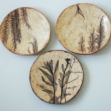 chic tableware, creative DIY tableware, vintage plates. DIY Plant Pressed Ceramics, Plant Ceramics, Botanical Ceramics, Botanical Pottery, Tableware Ideas, Diy Tableware, Keramik Design, Cerámica Ideas, Slab Pottery