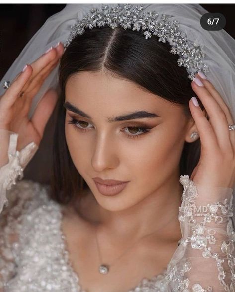 Bride Hairstyles With Veil, Egyptian Wedding, Queen Wedding Dress, Wedding Dresses Kleinfeld, Hairstyles With Veil, Bridal Accesories, Hijab Veil, Wedding Hair Half, Wedding Dress Bustle