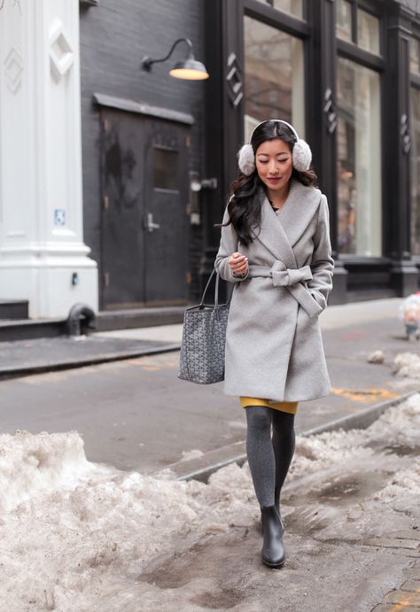 What to wear to work in the winter ~ from the snowy commute, to the office, to dinner! Affordable Winter Outfits, Winter Office Wear, Winter Outfits Snow, What To Wear To Work, Winter Boots Outfits, Chique Outfit, Fashionable Work Outfit, Extra Petite, Quoi Porter