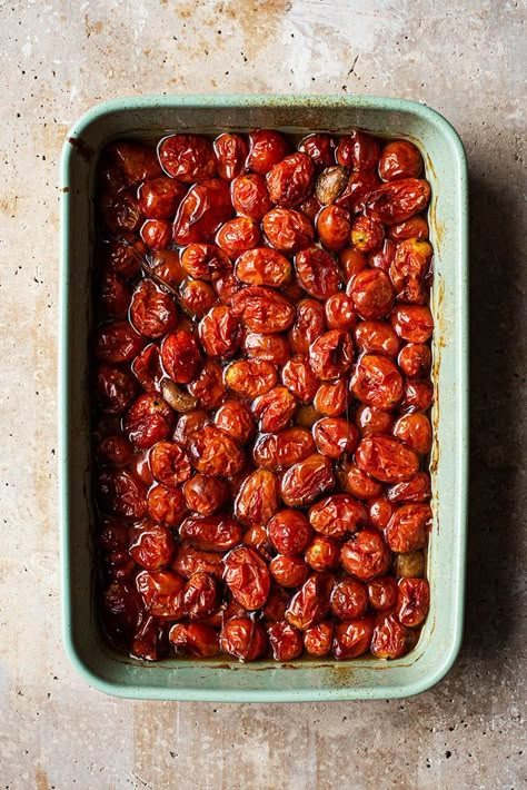 Preserved Tomatoes Recipes, Slow Roasted Tomato Sauce, Slow Roasted Cherry Tomatoes, Confit Cherry Tomatoes, Confit Tomatoes Recipe, Tomato Confit Recipes, Tomato Preservation, Tomatoes Confit, Confit Tomatoes