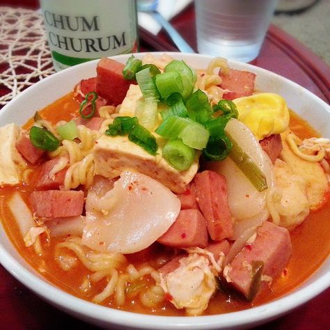 Ramen 2.0: Budae Jiggae #koreanfood #부대찌개 Budae Jiggae, Cook At Home, Guilty Pleasures, Ramen, Fruit