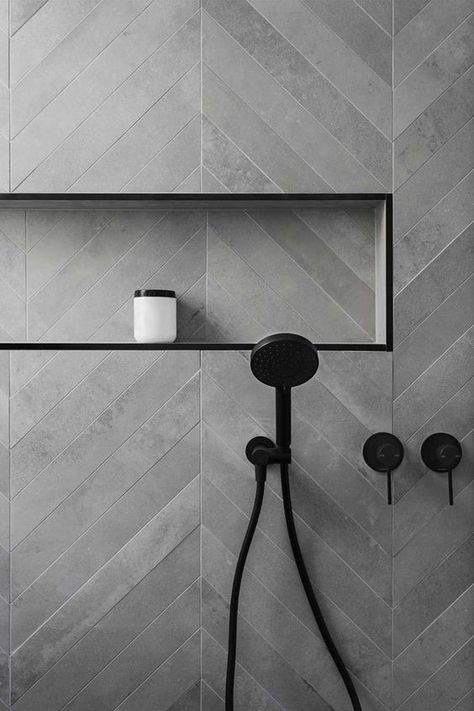 Gray Shower Tile, Dark Bathroom, Tiles Designs, Tiles Ideas, Small Remodel, Bad Inspiration, Bathroom Shower Tile, Room Tiles, Trendy Bathroom