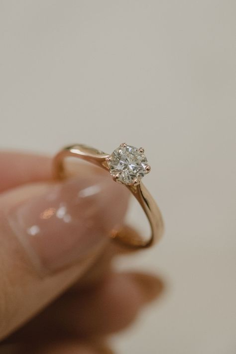 Wedding Rings Dainty, Engangement Ring, خواتم خطوبة, Small Engagement Rings, Jean Dousset, Gold Ring Diamond, Antique Diamond Engagement Rings, Cute Engagement Rings, Future Engagement Rings