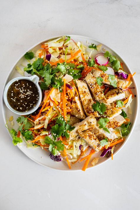 Sesame Chicken Salad, Take Out At Home, Crunchy Asian Salad, Chicken Mushroom Casserole, Asian Salads, Asian Bowls, Healthy Fast Food, Recipe For Summer, Bbq Chicken Pizza