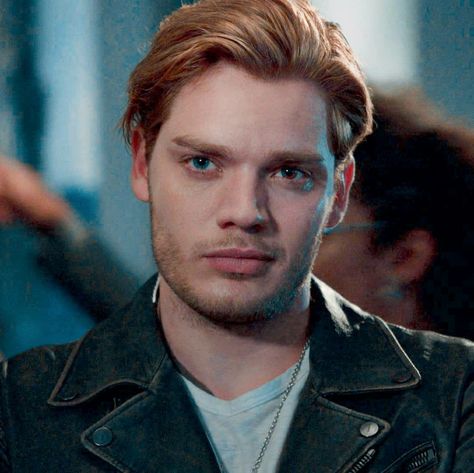 Dominic Sherwood Shadowhunters, Shadow Hunters Jace, Shadowhunters Aesthetic, Original Doctor Who, Jace And Clary, Booster Gold, Class Clown, Felix Felicis, Jace Herondale