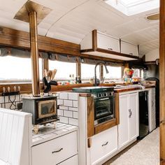 Van Conversion Kitchen, Short Bus Conversion, Bus Remodel, School Bus Tiny House, School Bus Camper, School Bus House, House Ceiling, Bus Living, Short Bus