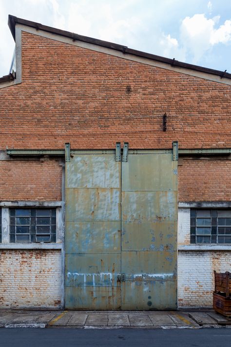 Industrial Architecture Factories, Old Factory Renovation, Diorama Template, Factory Facade Design, Factory Facade, Factory Exterior, Vintage Brewery, Industrial Workshop, Warehouse Living