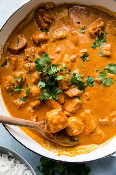 The most fragrant, creamy tomato sauce envelops tender pieces of chicken in this super easy, stovetop butter chicken recipe. Quick Butter Chicken, Healthy Butter Chicken Recipe, Healthy Butter Chicken, Pan Chicken Breast, Healthy Butter, Easy Butter Chicken, Butter Chicken Sauce, Indian Comfort Food, Murgh Makhani