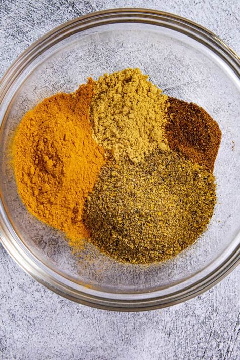 Jamaican Curry Powder Recipe - This Jamaican curry powder recipe is a taste of the Caribbean with a versatile mix of warming spices and fiery heat, perfect for quick and easy meals! #Jamaican #Curry #Caribbean Jamaican Curry Powder, Spices Blends, Table With Food, Chicken Curry Recipes, Jerk Marinade, Pantry Freezer, Jamaican Curry, Spice Blends Recipes, Spice Mix Recipes