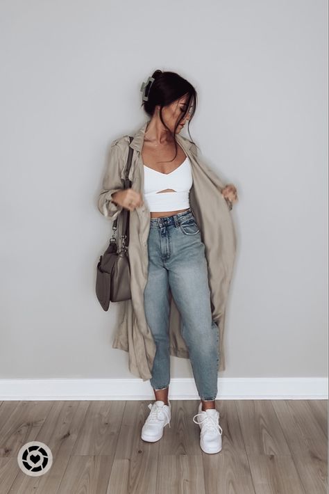 Neutral outfits, 80s jeans, Abercrombie jeans, trench coat, how to wear a trench coat, mom outfits, outfits in your 30s, 2022 style, 2022 fashion, capsule wardrobe, minimal wardrobe, simple outfits, minimal outfits, fall outfits, spring outfits, womens Air Force ones outfit, how to wear Air Force ones 80s Mom, Casual Everyday Outfits, Mom Fits, 80s Jeans, Comfy Casual Outfits, Ny Style, Hipster Outfits, Dinner Outfit, Spring Fits