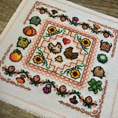 Cottagecore Cross Stitch Pattern Free, Cross Stitch Frame Ideas, Stardew Valley Knitting, Cottage Core Cross Stitch, Stardew Embroidery, Stardew Valley Crochet Pattern Free, Stardew Valley Cross Stitch Pattern Free, Stardew Valley Crafts, Stardew Valley Cross Stitch Pattern