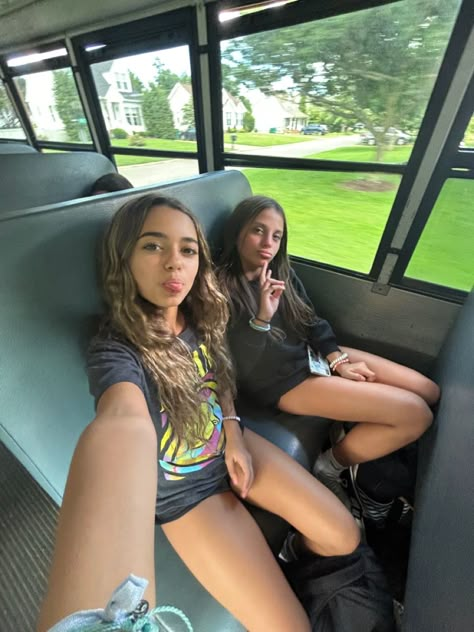 heading home • #bus #school #friends #jenna Highschool Photoshoot, School Pics With Friends, School Selfies, Middle School Friends, School Picture Day, Cute Friend Poses, Bestie Photos, Bus School, Bus Girl