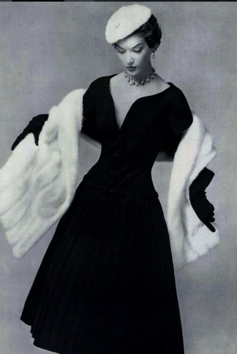 1960   Dior: Dior Dress, Look Retro, Fashion 1950s, 50 Style, Retro Mode, Vintage Couture, Moda Vintage, 60s Fashion, Vintage Glamour