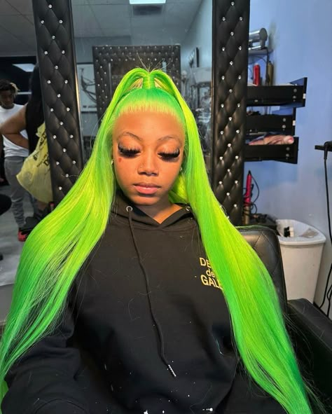 Lime Green Wig Install, Send Nut Videos With Sound On, Green Wig Install, Lime Green Wig, Green Wigs, Neon Green Hair, Glamour Hair, Frontal Wig Hairstyles, Color Wigs