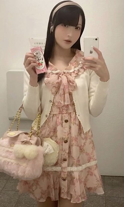 Gyaru Outfits, Himekaji Outfits, Hime Gal, Ballet Inspired Fashion, Girly Kei, Romantic Princess, Cozy Clothing, Fruits Magazine, Light Fashion