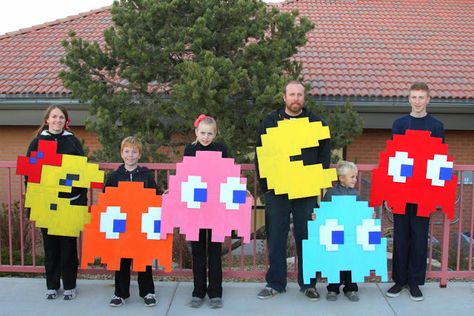 Pac Man Costume Diy, Pac Man Halloween Costume, Pac Man Costume, Diy Costumes Men, Zombie Clothes, Video Game Costumes, Homemade Costumes, Halloween Costume Contest, Costume Diy