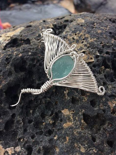 Seaglass Wire Wrapping, Wire Wrapped Seaglass Jewelry, Metal Wrapped Jewelry, Wire Wrapped Animals, Seaglass Animals, Sea Glass Jewellery, Stingray Jewelry, Wire Wrapped Sea Glass Jewelry, Metal Wire Crafts