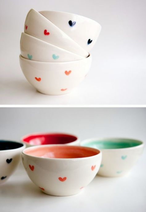 Pottery Painting Ideas to Try This Year00003 Ceramics Bowls Designs, Ceramic Painting Ideas, Clay Cafe, Diy Keramik, Ceramic Cafe, Diy Pottery Painting, Painting Pottery, Pottery Painting Ideas, Color Me Mine