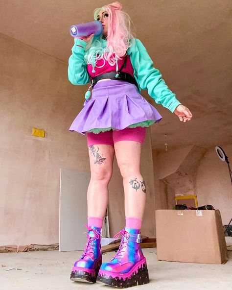 My favourite part about building outfits is matching the colour. Sometimes I don’t realise just how well the colours match until afterwards. I tend to just go with what makes me feel good and happy. Mint, pink and purple are such a vibe. My favourite colours !! #pastelgoth #pastelaesthetic #kawaiifashion #kawaiioutfit #harajukustyle #japanesefashion #pastelfashion #cuteaesthetic #altgirl #pastelpunk #demoniashoes Gaming Outfits Women, Pastel E Girl Outfits, Gamer Girl Aesthetic Outfits, Pastel Punk Fashion, Pastel E Girl, Pastel Punk Outfits, Pink Punk Outfits, Pastel Rock, Building Outfits