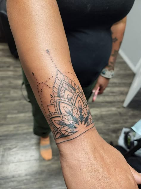 Henna Wrist Tattoo Designs, Boho Arm Tattoos For Women, Boho Wrist Tattoo, Mandala Ankle Tattoo Wrap Around, Outer Arm Tattoos For Women Forearm, Wrist Sleeve Tattoos For Women, Mandala Wrist Tattoos For Women, Mandala Tattoo Design Women Arm, Mandala Cuff Tattoo