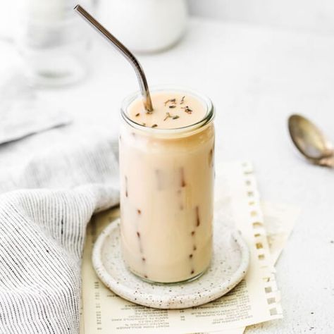 Sugar Cookie Almond Milk Latte (Iced & Hot) - Fit Foodie Finds Iced London Fog Latte, Iced London Fog, London Fog Recipe, London Fog Latte, Homemade Cold Brew Coffee, London Fog Tea Latte, Earl Grey Latte, London Fog Tea, Almond Milk Latte