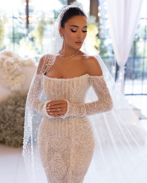 Sharing beautiful moments with @thatdianaavdiu x @drenushaxharrabridal Luxury Off-shoulder Wedding Dress, Bride Dress With Featjwrs, Bride Dress With Feathers, Drenusha Xharra Dresses, Wedding Dresses Aesthetic, Architect Plan, Foam Mirror, Galia Lahav Wedding Dress Euphoria, 2023 Bride