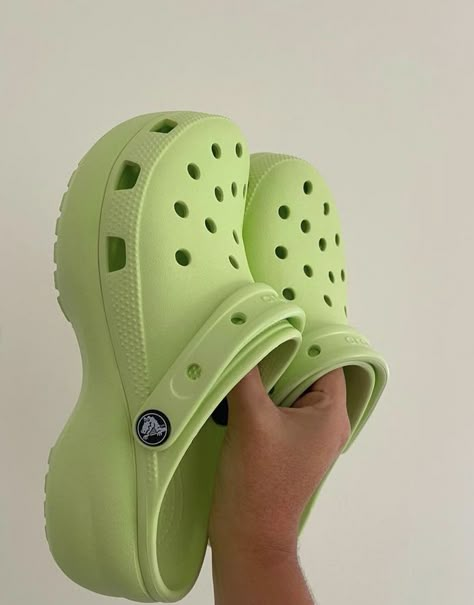 Green Croc Aesthetic, Platformed Crocs, Platform Crocs Aesthetic, Crocks Shoes Outfit, Green Crocs Outfit, Croc Platforms Outfit, Crock Shoes Outfit, Crocks Outfits, Croc Aesthetic