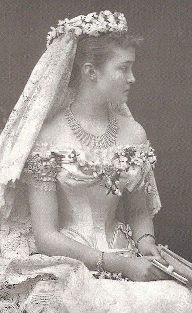 Victorian Wedding Dresses: 27 Stunning Vintage Photographs of Brides Before 1900 ~ Vintage Everyday Victoria Wedding Dress, French Wedding Dress, Victorian Fashion Women, Vintage Bridal Fashion, Victorian Bride, Victorian Wedding Dress, Princess Louise, Custom Wedding Gown, Buy Wedding Dress