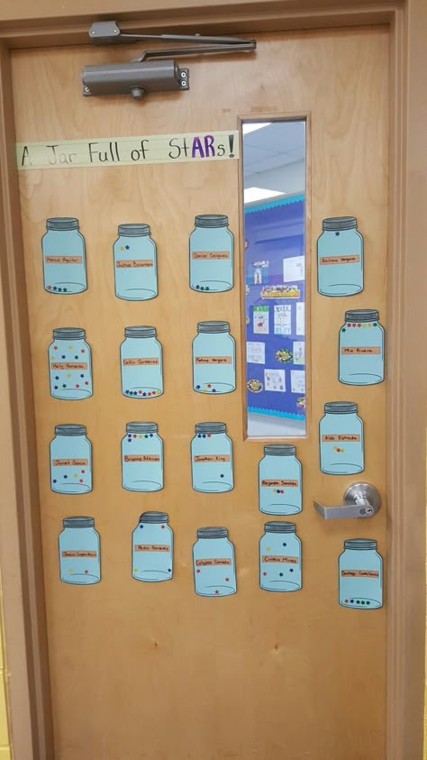 Classroom Tracker Ideas, Reading Tracker Classroom, Ar Points Display, Ar Tracker Bulletin Boards, Ar Reading Goal Charts, Ar Point Tracker, Ar Goal Bulletin Board, Ar Bulletin Board Ideas, Ar Tracker