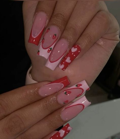 Strawberry Theme Nails Acrylic, Pink And Red Strawberry Nails, Fresita Nail Ideas, Cute Nails Strawberry, Strawberry Nails Acrylic Short, Acrylic Nails Strawberry, Nail Ideas Strawberry, Strawberry Nail Ideas, Strawberry Shortcake Nails Designs