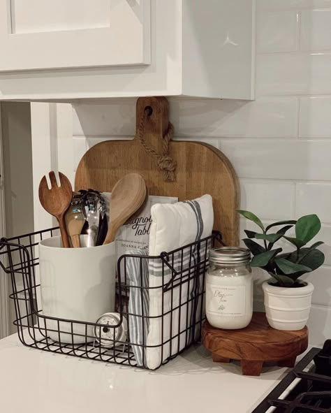 Kitchen Counter Styling Ideas, Kitchen Counter Ideas, Counter Styling, Kitchen Counter Organization Ideas, Kitchen Counter Styling, Basket Decor Ideas, Counter Ideas, Kitchen Countertop Decor, Kitchen Counter Organization