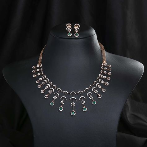 Diamond pendant set