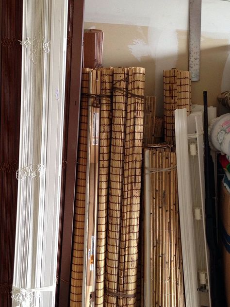 Bamboo Shades Repurpose, Old Blinds Crafts Diy Projects, Old Curtains Repurpose, Slat Blinds, Matchstick Blinds, Shells Fashion, Faux Blinds, Bamboo Window Shades, Bamboo Furniture Diy