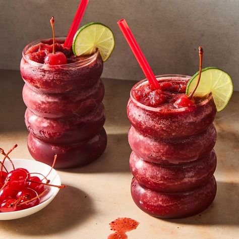 Frozen Cherry Coke Slushies Cheesecake Fudge Recipe, Frozen Coke, Alcohol Mixed Drinks, Summertime Cocktail, Slushie Recipe, Bowl Of Cherries, Easy Cheap Dinners, Cherry Coke, Refreshing Drinks Recipes