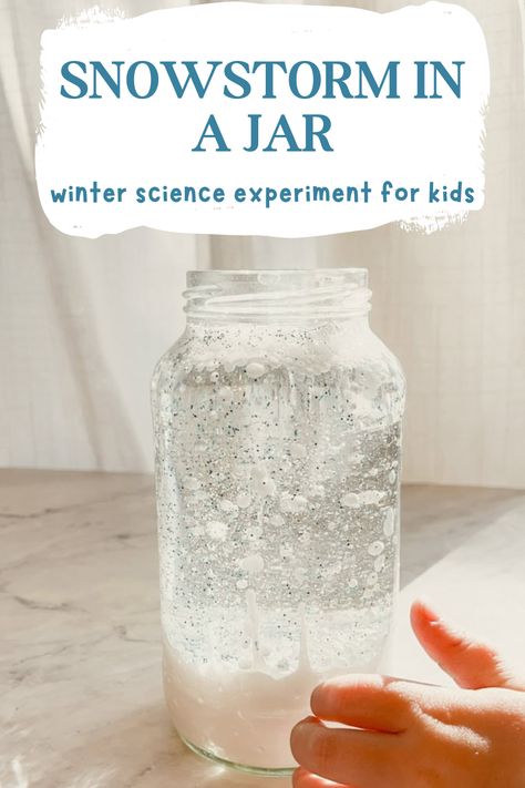 Kids will love making a snowstorm in a jar for a fun winter weather science experiment!  This is a great winter stem activity for kids in preschool and older.  It is easy to set up and would be a great winter classroom activity! Weather Stem Activities Kindergarten, Things That Start With A, Snowstorm In A Jar, Vetenskapliga Experiment, Science Experiments Kids Elementary, Winter Science Experiments, Science Experience, Toddler Science Experiments, Science Experiment For Kids