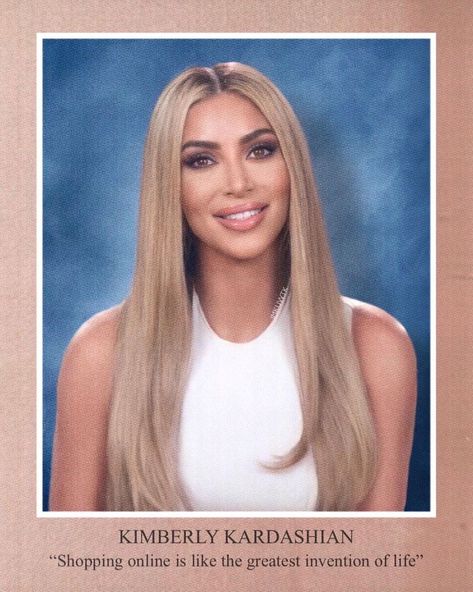 90s Yearbook Photos, Kim K Makeup, Kylie Jenner Fotos, Celebrity Yearbook Photos, Celebrity Yearbook, Girls Run The World, Jenner Family, Million Followers, Yearbook Photos