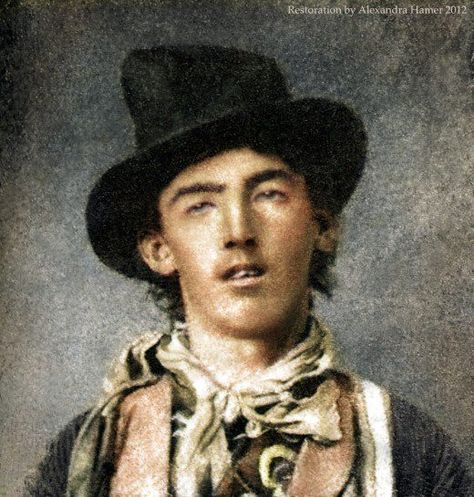 BILLY THE KID 1880 - Rostro Restaurado. Old West Outlaws, Famous Outlaws, Louis Daguerre, Old West Photos, Billy Kid, Photos Rares, Vintage Foto's, Billy The Kid, Wilde Westen