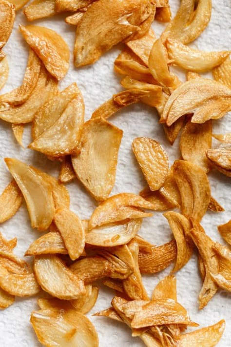 How to Make Crispy Garlic Chips - An easy, no-fuss tutorial on how to make crispy garlic chips at home, and ways to incorporate them into your cooking repertoire. Toasted Chickpea, Burmese Chicken, Toasted Chickpeas, Shredded Rotisserie Chicken, Sliced Cucumber, Garlic Chips, Fried Garlic, Crispy Garlic, Chicken Crispy