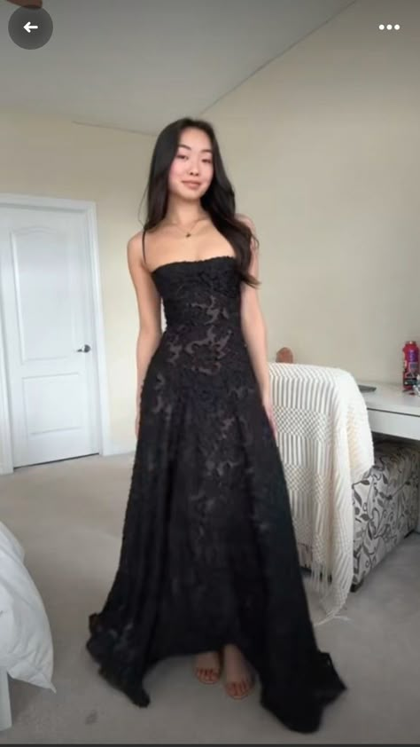 Black After Wedding Dress, Black Snowball Dresses, Dark Aesthetic Prom Dress, Black Prom Dresses Simple, Flowy Black Prom Dress, Unique Prom Dresses Black, Prom Dress Inspiration Black, Long Black Dress Prom, Grad Dresses Black