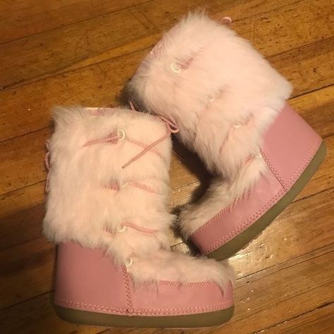 Pink Moon Boots, Fur Moon Boots, Boots Moon, Moon Shoes, Y2k Boots, Y2k Shoes, Moon Boot, Funky Shoes, All Pink