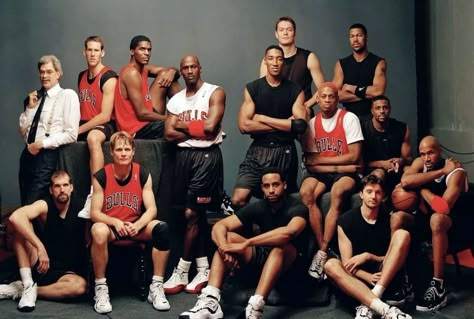 Basketball Team Photos, What We Could Have Been, Sport Art Direction, Michael Jordan Dunking, John Lennon And Yoko Ono, Nba Pics, Annie Leibovitz Photography, 90s Chicago Bulls, Best Nba Players