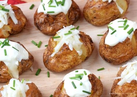 Mini Jacket Potatoes, Venison Burgers, New Years Eve Food, Potato Bites, Spiced Pear, Baked Potato Recipes, Impressive Recipes, Easy Party Food, British Food